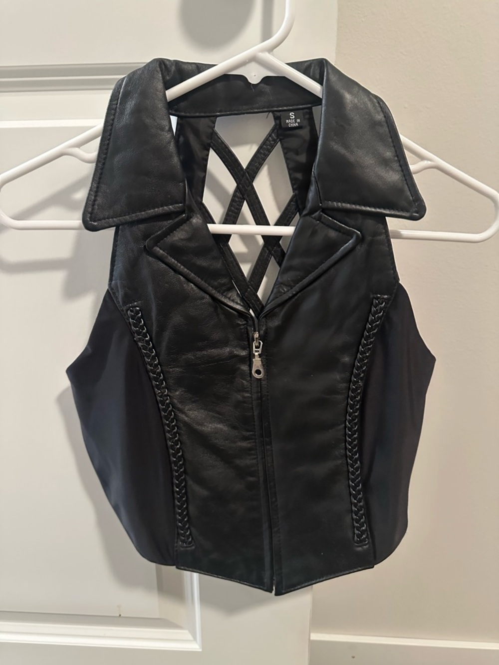 Amazing vintage size small Black Leather Sleeveless Moto Vest-excellent conditio